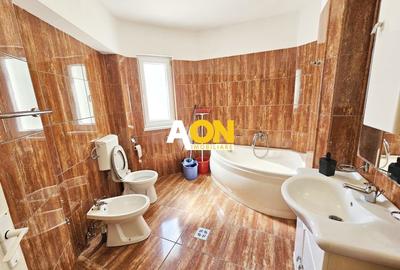 Duplex cu 10 camere cu Canalizare în Central - 8