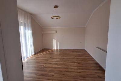 Casă cu 4 camere în Central - 4