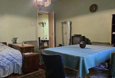 Apartament cu 3 camere decomandat în Progresul - 18