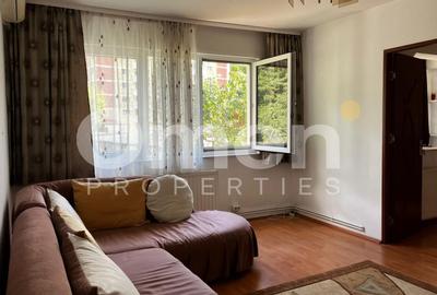 Apartament cu 2 camere semidecomandat, mobilat în Decebal