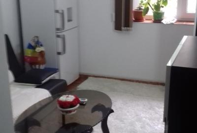 Apartament cu 2 camere decomandat în Olimp