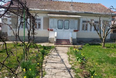 Casă cu 3 camere cu Teren 970 Mp în Central - 2