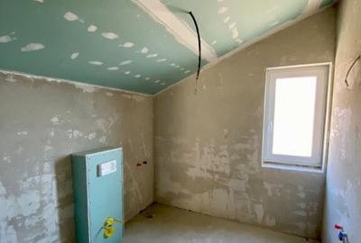 Casă cu 4 camere cu Teren 400 Mp în Stolna - 3