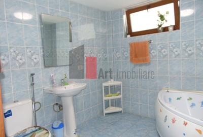 Casă individuală cu 7 camere cu Canalizare în Fundeni - 13