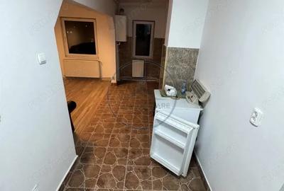 Apartament cu 3 camere semidecomandat în Sud - 1