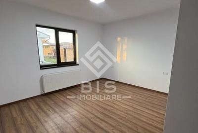 Casă cu 4 camere cu Teren 700 Mp în Unirea - 5