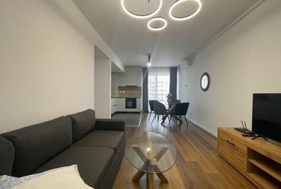 Apartament cu 3 camere semidecomandat, mobilat în Lipovei