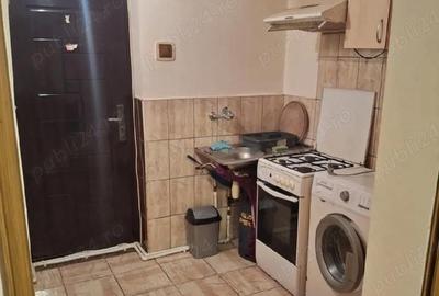 Garsonieră decomandată în Podu Roș