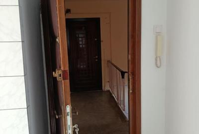 Apartament cu 3 camere decomandat în Girocului - 8