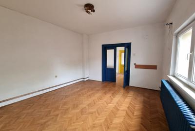 Imobil format din 2 corpuri individuale,un singur proprietar, zona Iancului - 8