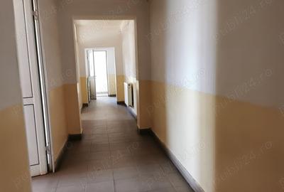 Spațiu comercial, de 698 mp, în Central - 8