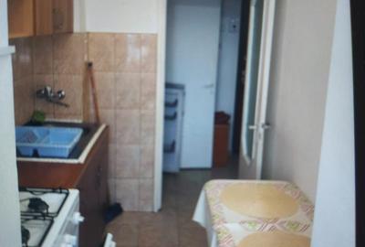 De inchiriat garsoniera pe str GLORIEI De inchiriat garsoniera pe str GLORIEI - 8