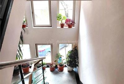 Apartament cu 2 camere decomandat în Săsar