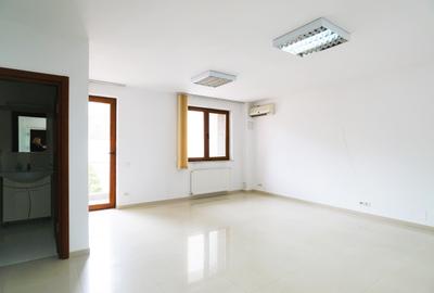 Birou, de 160 mp, în P-ța Victoriei - 3