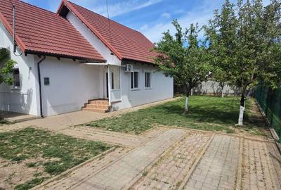 Casă cu 4 camere decomandat în Dumbrăvița - 2