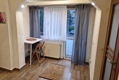 Garsoniera de inchiriat – Centrul Civic, str. Toamnei - 3