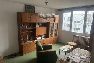 Apartament cu 3 camere decomandat în Valea Ialomiței - 4