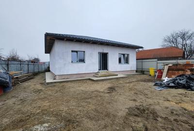 Casă individuală cu 3 camere cu Canalizare în Letea - 3