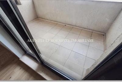 Apartament cu 3 camere decomandat în Km 5 - 10