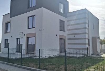 Casa de vânzare, tip duplex , ocazie buna - 1