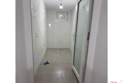 Spațiu comercial, de 43 mp, în Central - 1