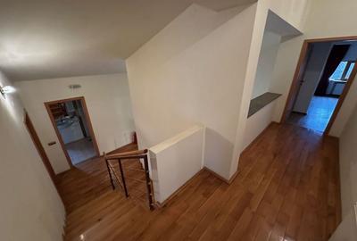 Casă / Vilă cu 6 camere în zona  Calea Aradului - 49