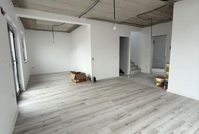 Casă cu 4 camere cu Teren 270 Mp în Vânători - 15