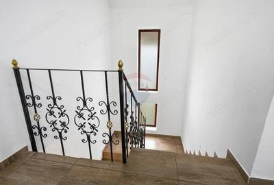 Casa / Vila cu 6 camere de vanzare I Podul Iloaiei - 5