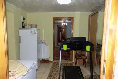 Casă cu 5 camere cu Teren 184 Mp în Central