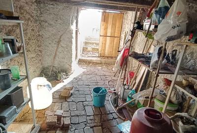 Casă cu 4 camere în Fințești