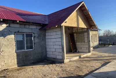 Casă cu 4 camere în Corbii Mari - 5