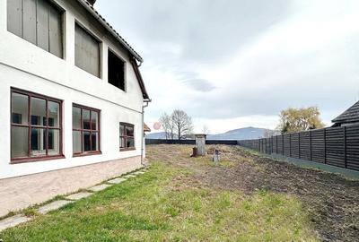 Curte Generoasa Zona Linistita - 4