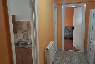 Apartament cu 2 camere semidecomandat în Energiei - 3