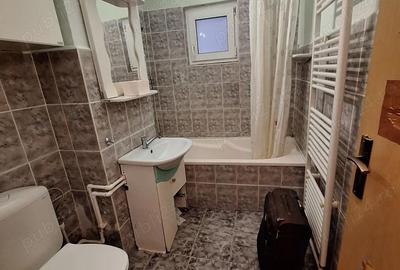 Apartament cu 2 camere decomandat în Piața Centrală