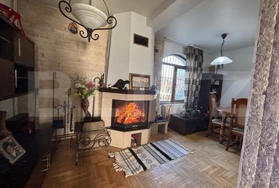 Casă cu 5 camere cu Teren 2300 Mp în Aninoasa - 4