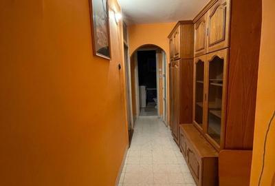 Apartament cu 3 camere decomandat în Decebal