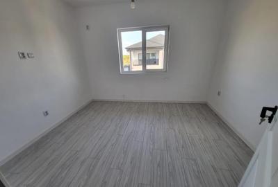 Casă cu 4 camere cu Teren 250 Mp în Central - 3