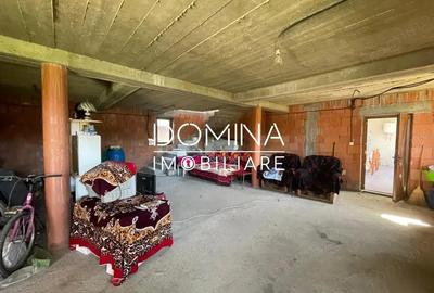 Casă cu 4 camere cu Teren 4692 Mp în Rasova - 6