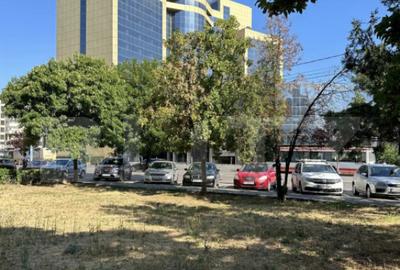 Teren intravilan stradal, amplasament central, zona McDonlad - 2