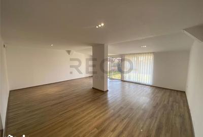 Spațiu comercial, de 79 mp, în Central - 8