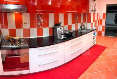 Apartament cu 3 camere semidecomandat în Alfa