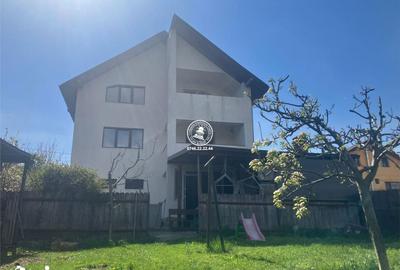 Casă cu 8 camere cu Teren 1172 Mp în Holboca - 2