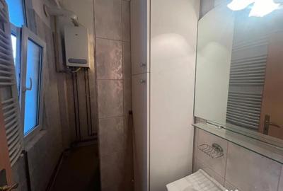 Spațiu comercial, de 50 mp, în Central - 7