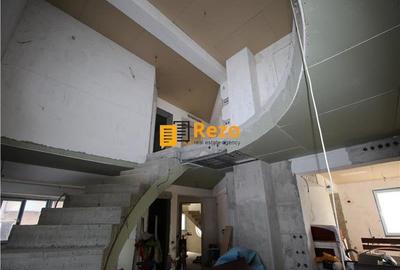 Vila impozanta, cu teren 2500 mp, la pret de apartament! - 8