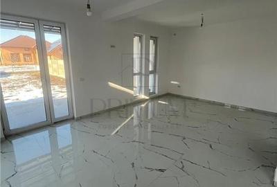 Duplex cu 5 camere cu Canalizare în Dumbrăvița - 11