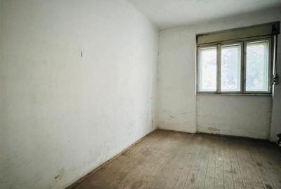 Casă cu 4 camere cu Teren 270 Mp în Central