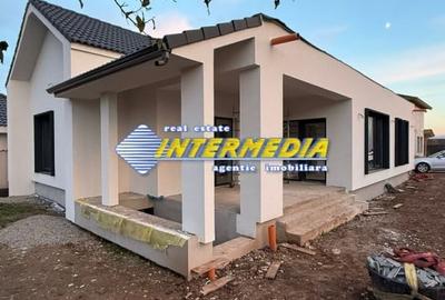 Casă individuală cu 4 camere cu Canalizare în Cetate - 20