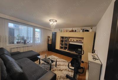 Inchiriez apartament 3 camere Deva zona centrala - 1