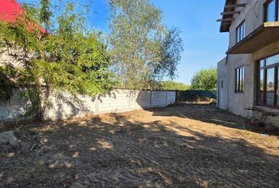 Casă cu 3 camere cu Teren 881 Mp în 1 Decembrie - 4