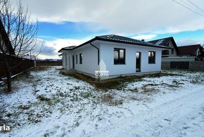 Casă cu 4 camere în Perii Vadului - 12